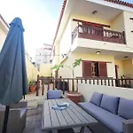 Amplia Casa 5 En Cruz Con Zona Trabajar