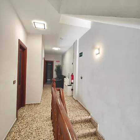 Amplia Casa 5 En Cruz Con Zona Trabajar 別荘