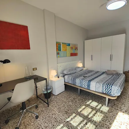 Amplia Casa 5 En Cruz Con Zona Trabajar 別荘