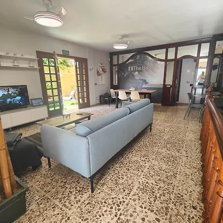 Amplia Casa 5 En Cruz Con Zona Trabajar 別荘 *