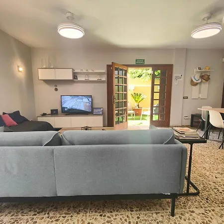 Amplia Casa 5 En Cruz Con Zona Trabajar