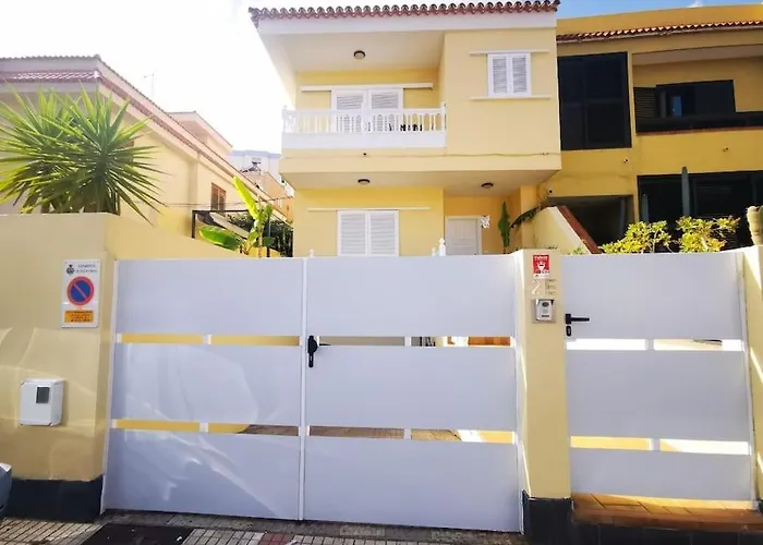 Amplia Casa 5 En Cruz Con Zona Trabajar Vakantiehuis Santa Cruz de Tenerife