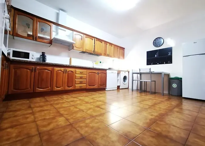 Amplia Casa 5 En Cruz Con Zona Trabajar