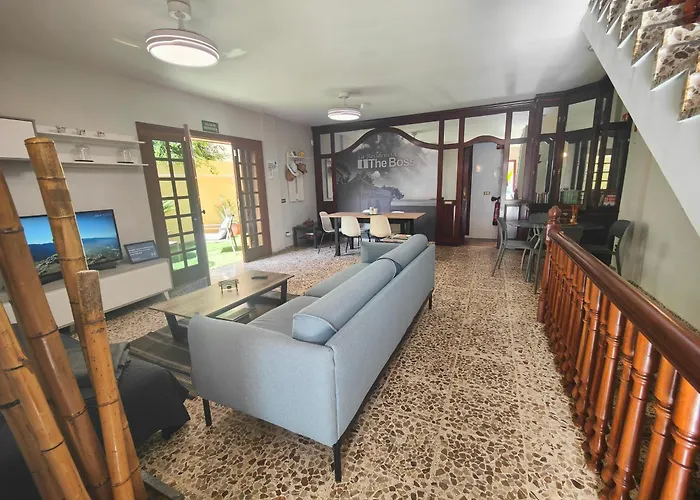 Amplia Casa 5 En Cruz Con Zona Trabajar